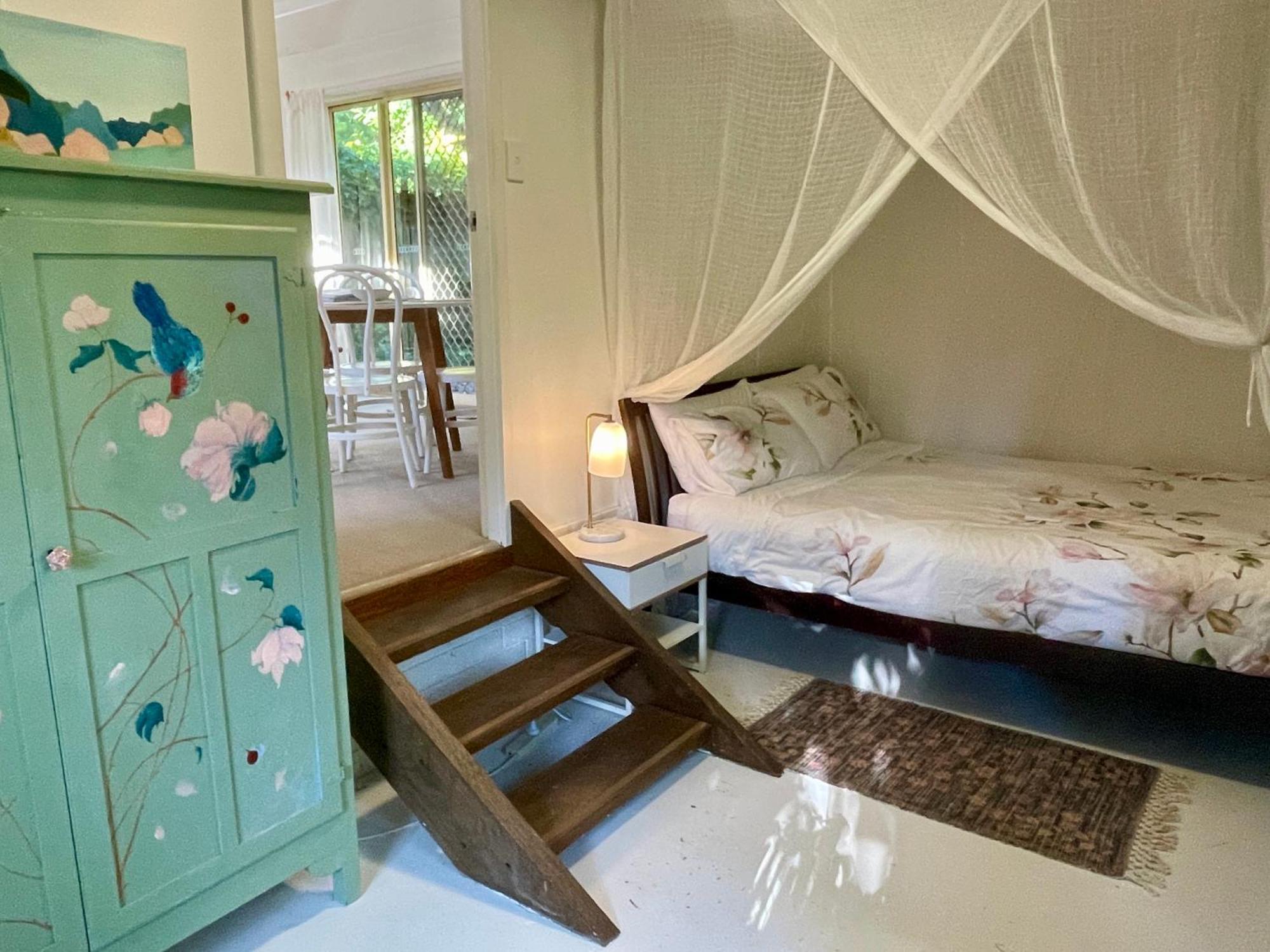 Lilli Pilli Guesthouse バイロンベイ エクステリア 写真