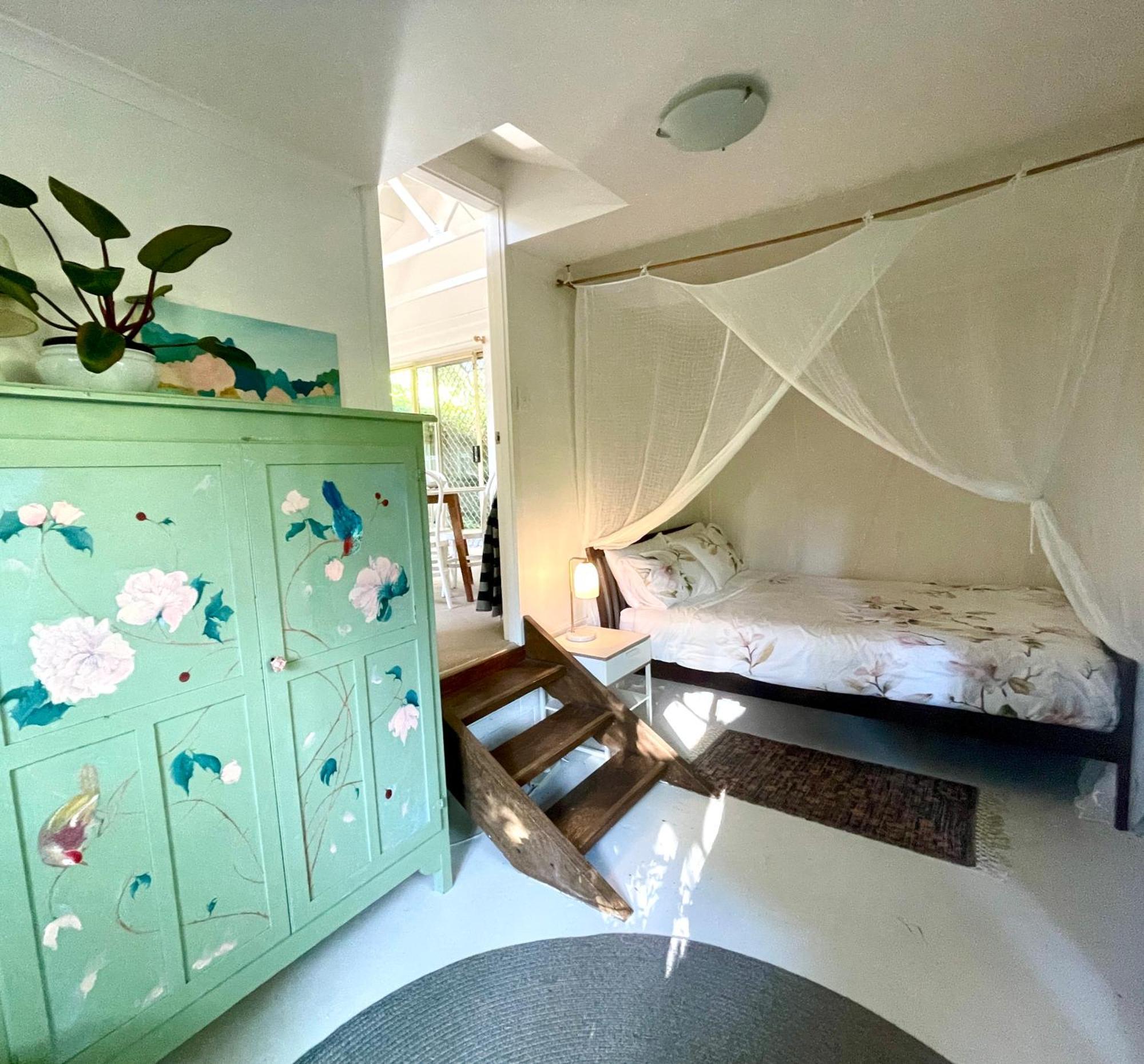 Lilli Pilli Guesthouse バイロンベイ エクステリア 写真